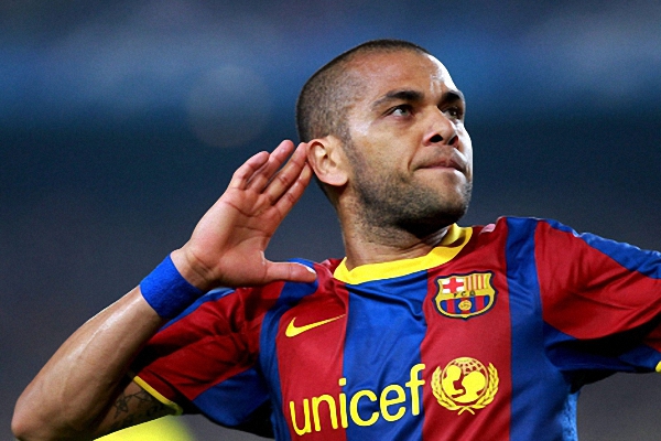 Alves: In Manchester I knew about United, not City — Stretty News
