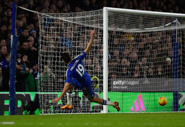 Man United leave early, Costa creates traffic