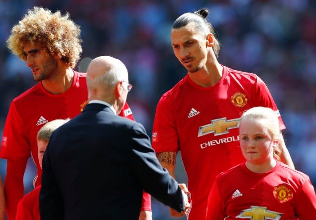 Maybe Fellaini is 6' 4"