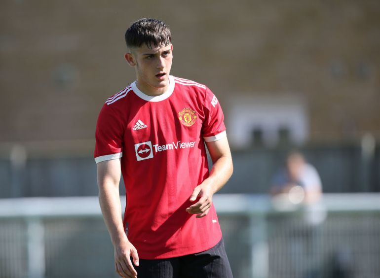 New Manchester United star Alejandro Garnacho, 18, mimics