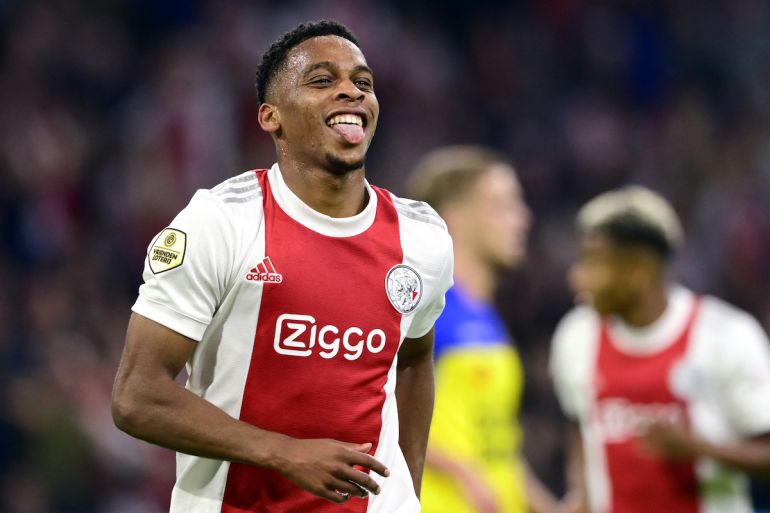 Manchester United begin talks with Ajax over £43m-rated Jurrien Timber