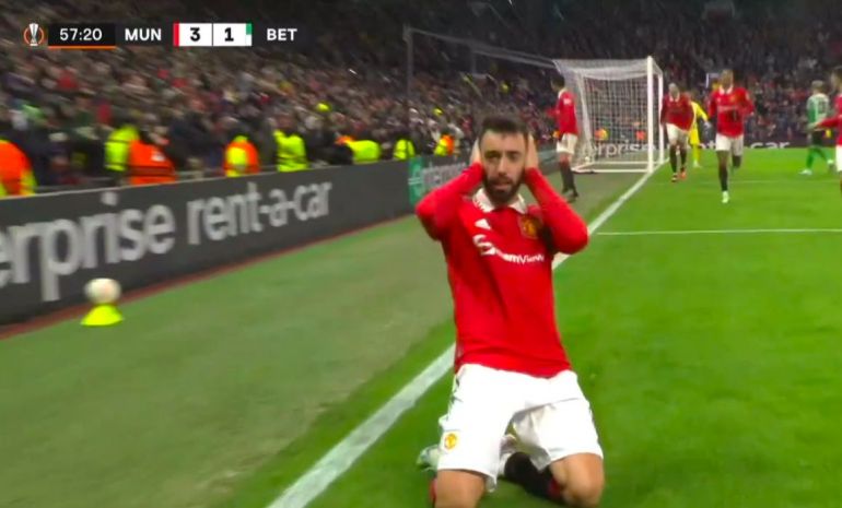 Video) Bruno Fernandes scores brilliant header to hand Man United two-goal  lead vs Real Betis