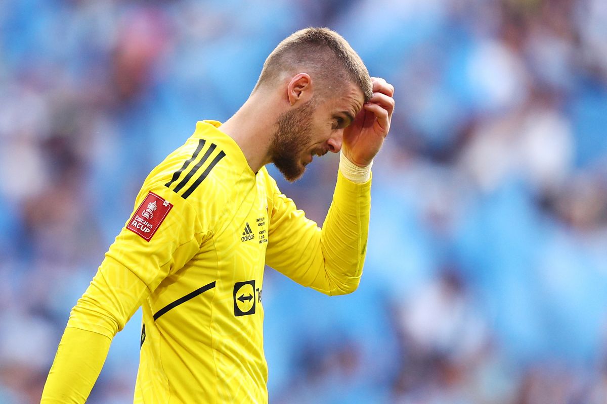 De Gea ready to sign new contract but knows No.1 position is not guaranteed after Wembley display