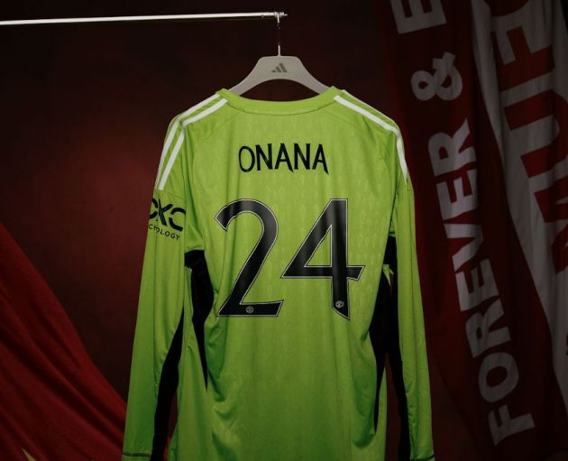 FC TWENTE - Maillot signé équipe + certificat