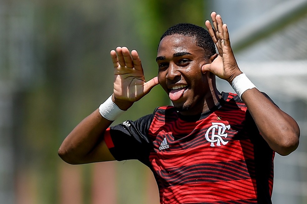 Manchester United scouts track Flamengo striker Lorran