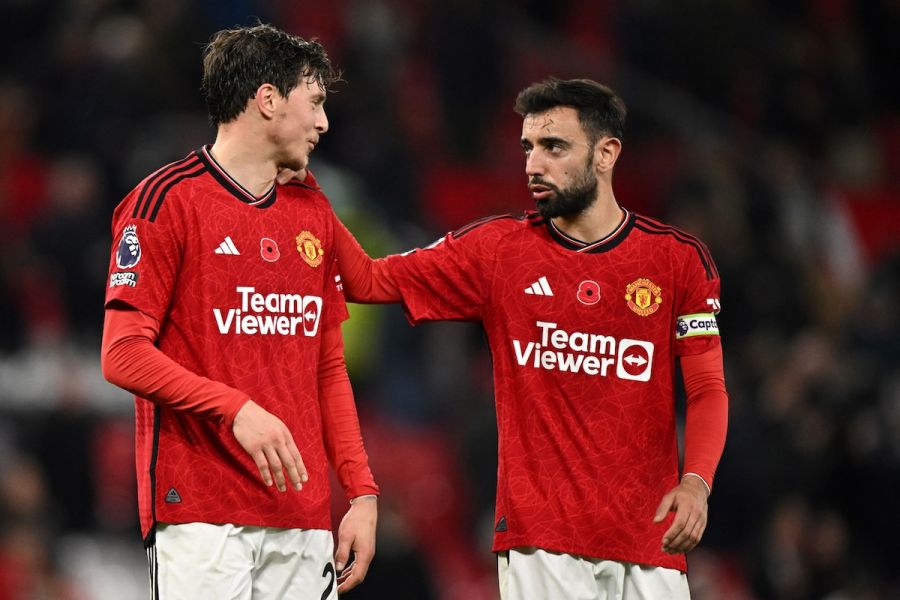 Andy Cole accuses Bruno Fernandes of disrespecting teammates