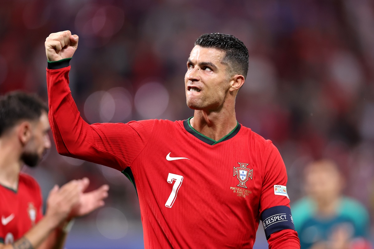 Manchester United star jumps to Cristiano Ronaldo’s defence after win over Czechia