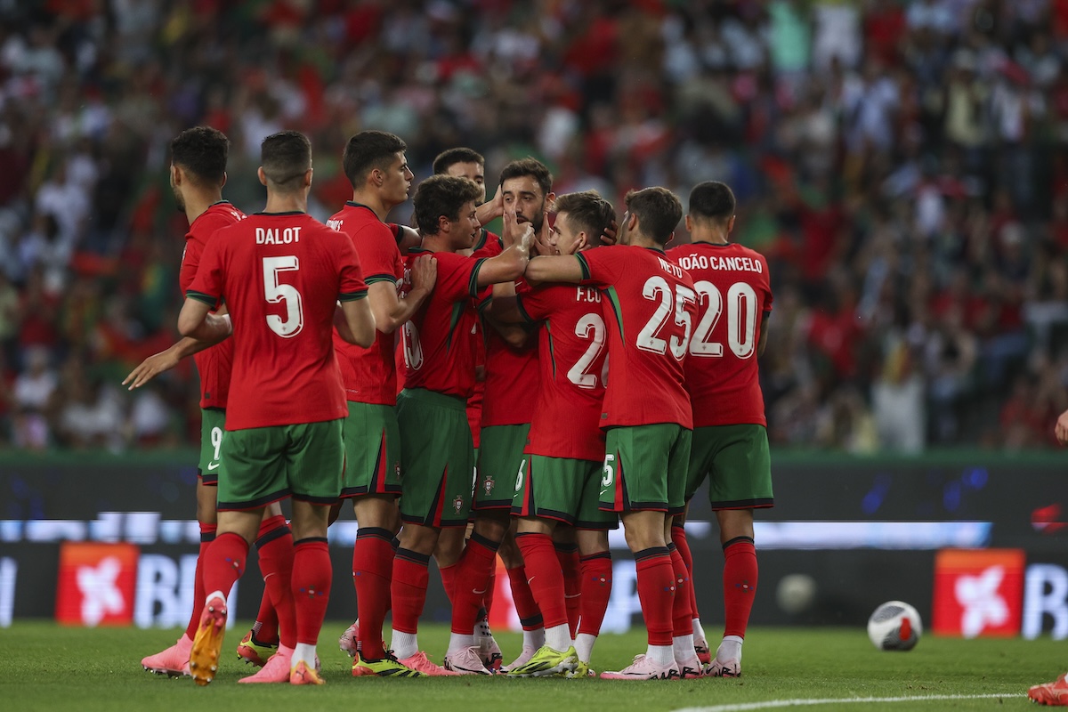 ‘You can see he was coached by his father’ – Bruno Fernandes hails Portuguese starlet after 2 assists