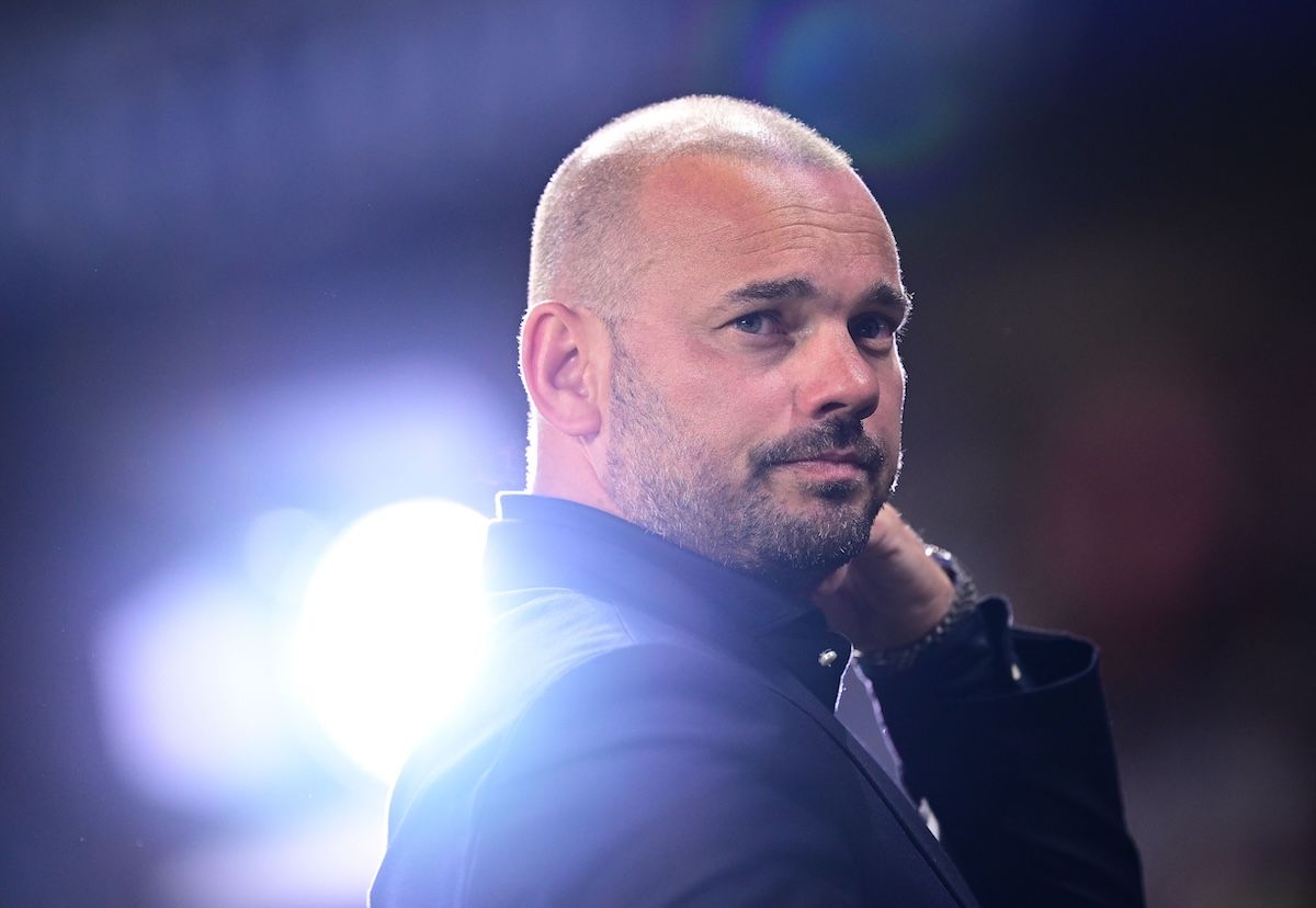 Wesley Sneijder believes Ten Hag will triumph Liverpool's Slot in England