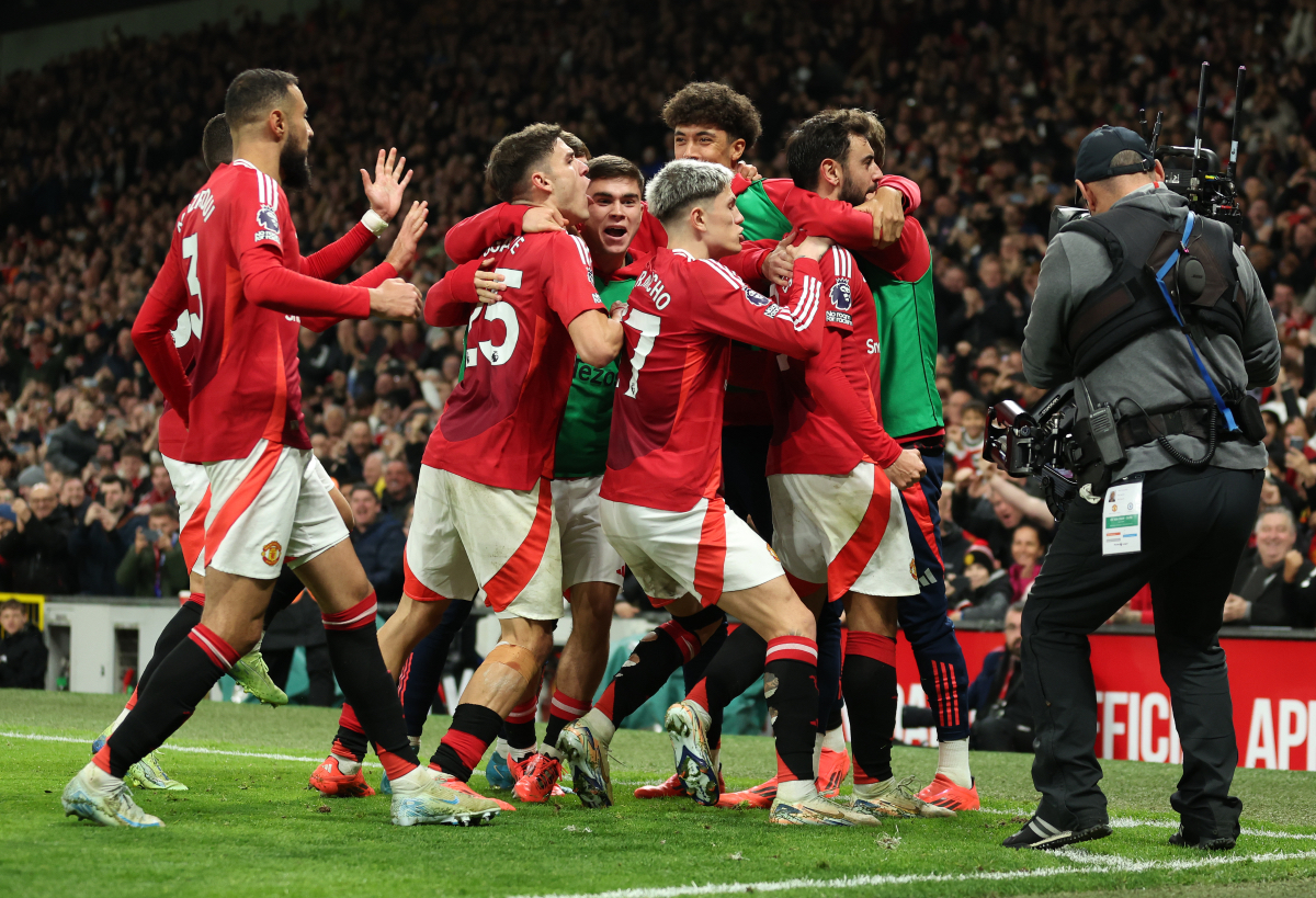 Alejandro Garnacho celebrates with his teammates after Bruno Fernandes’ opener.