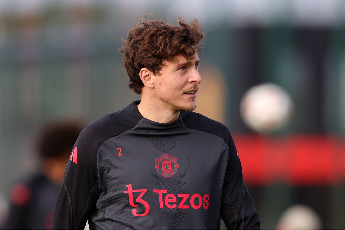 Victor Lindelof is set to leave Man United in June 2025.