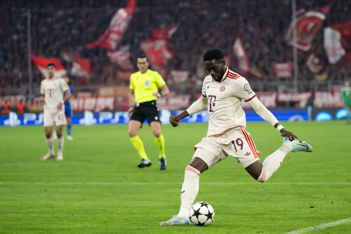 Alphonso Davies is set to extend his Bayern contract.