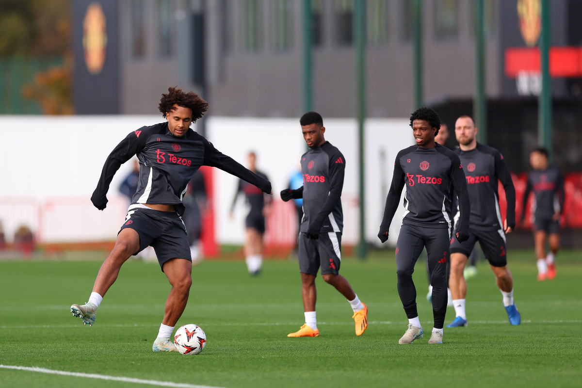 Joshua Zirkzee trains at Carrington.