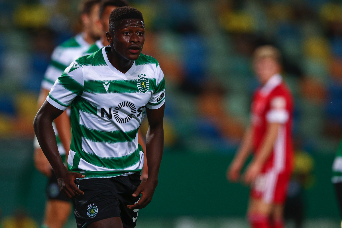 Nuno Mendes playing for Sporting Lisbon.