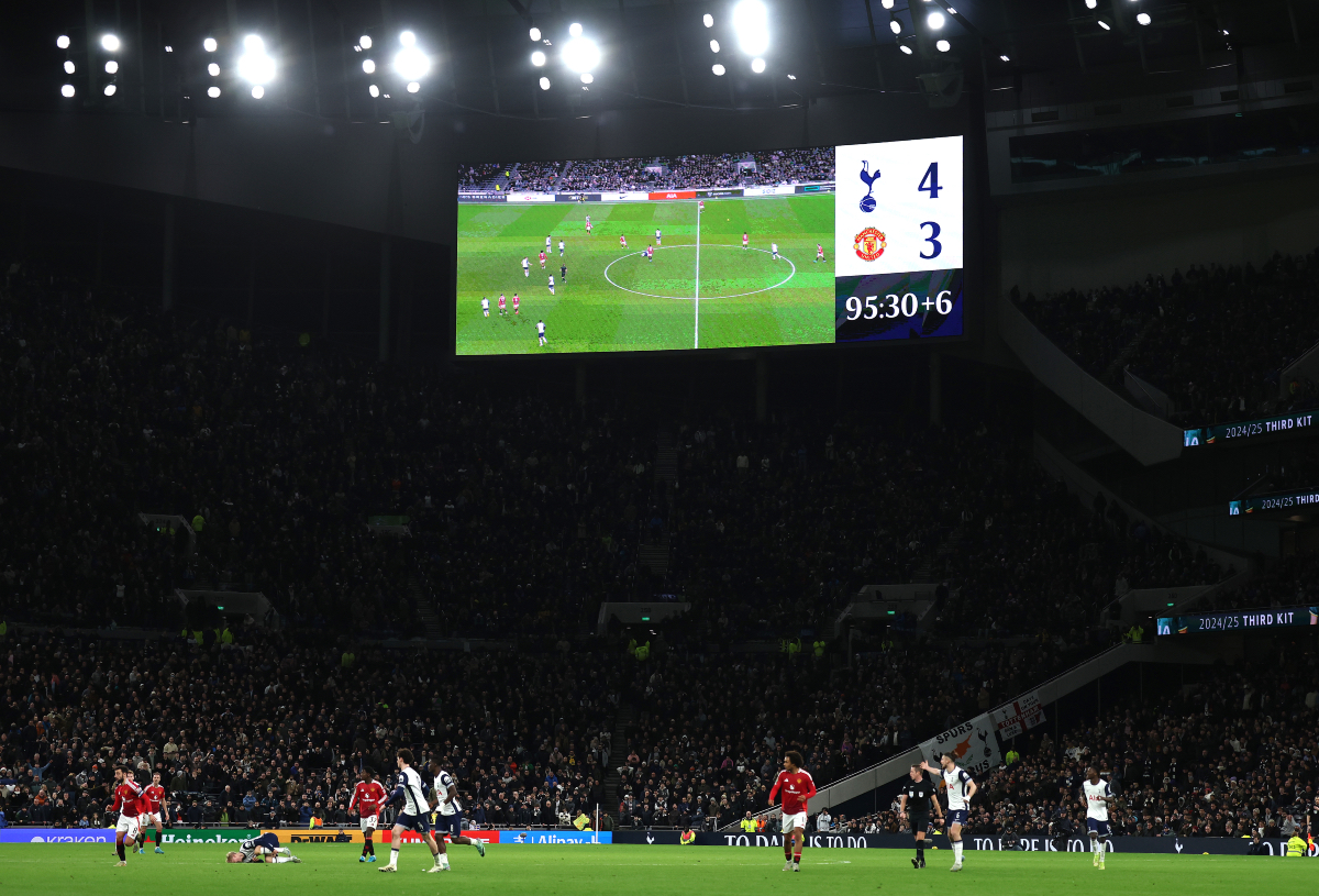 Victor Lindelof was deployed from the off vs Spurs.