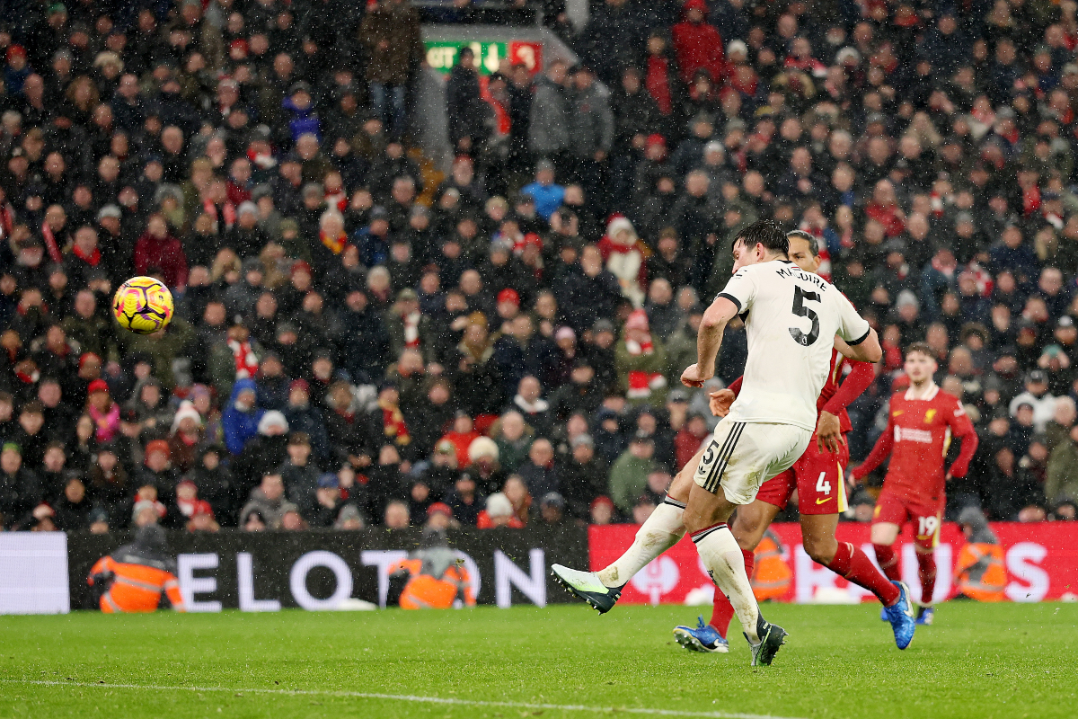 Harry Maguire misses a last-gasp effort after being played in by Joshua Zirkzee.