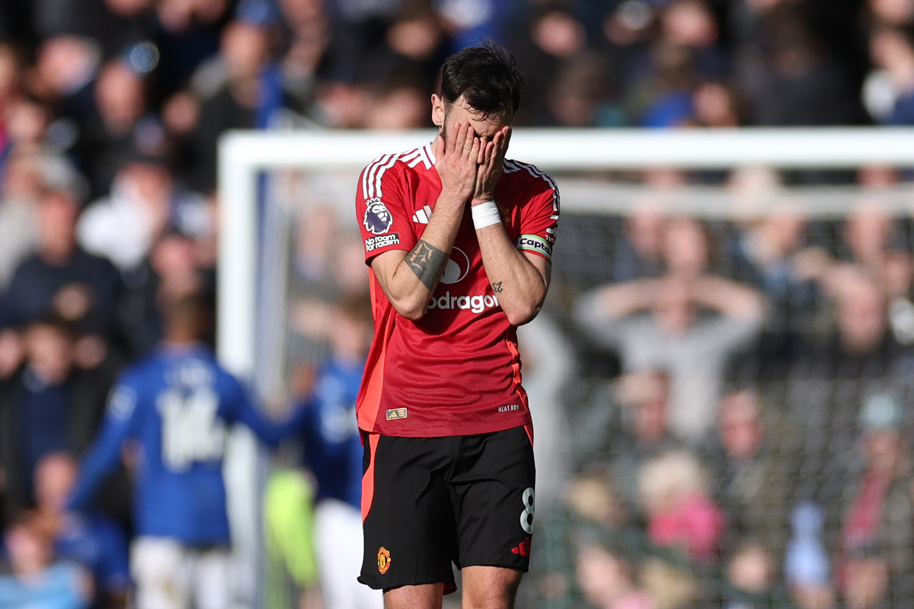 Bruno Fernandes looking dejected