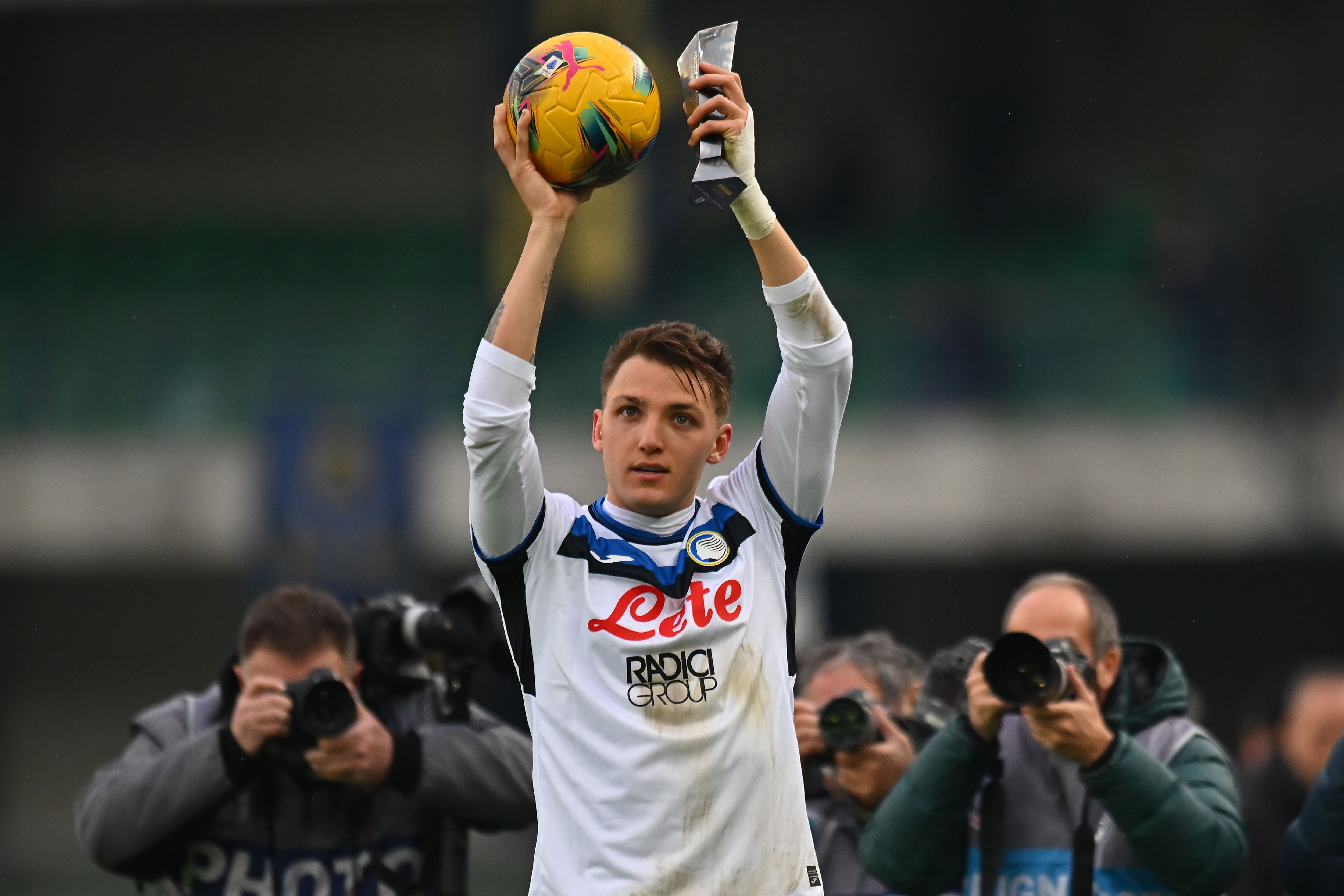 Mateo Retegui leaves with matchball after scoring super hattrick against Verona