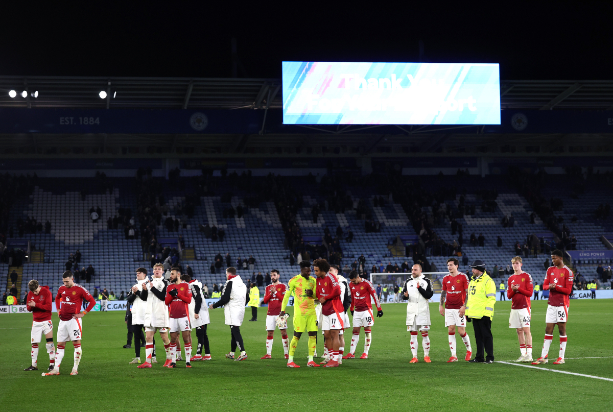 Man United players acknowledge the fans after beating Leicester City.