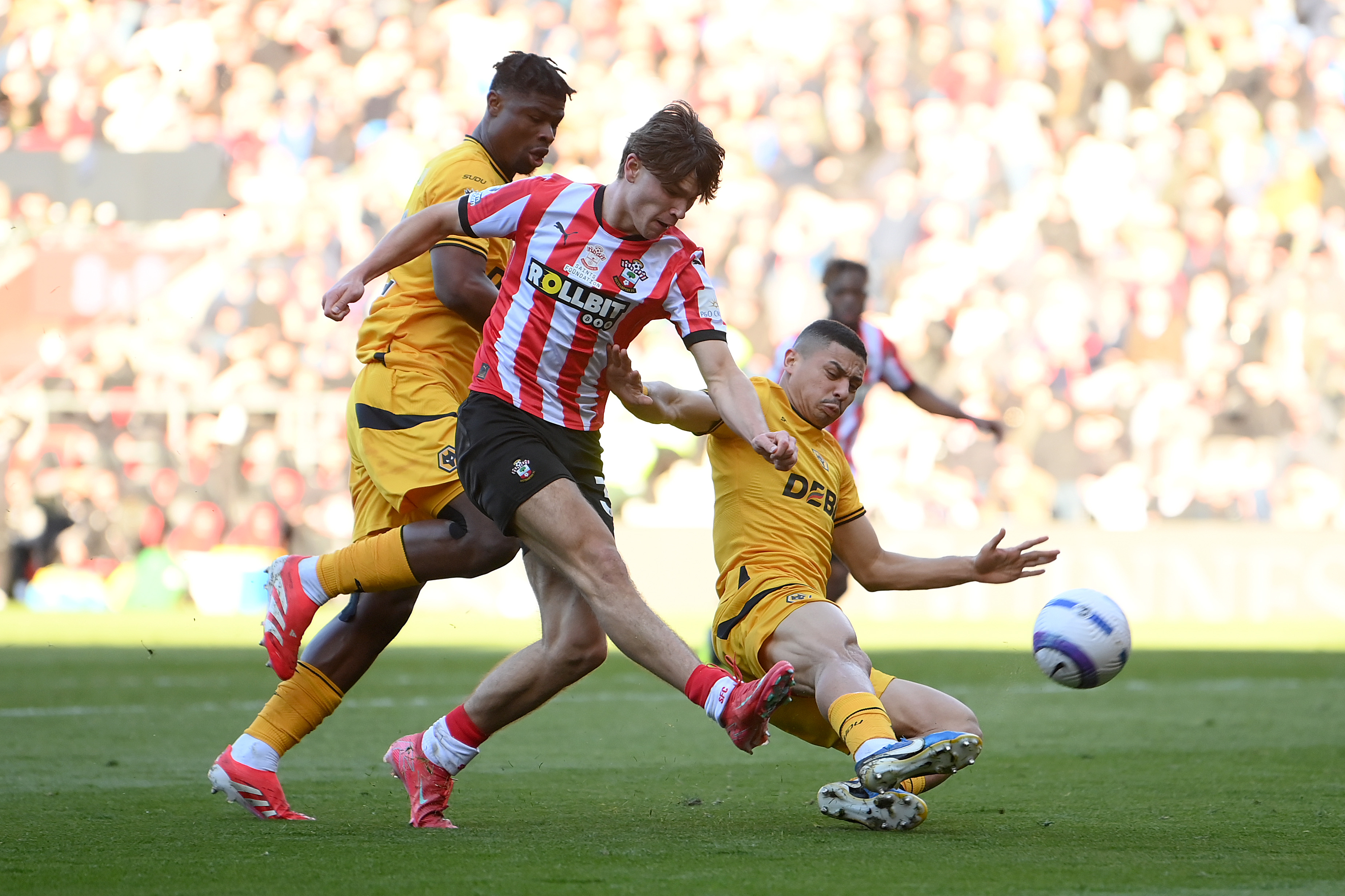 Tyler Dibling takes a shot while under pressure from Andre of Wolves.