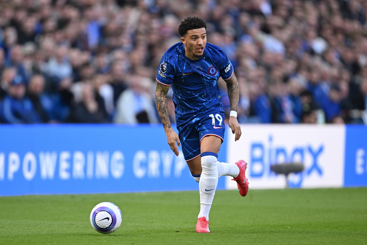 Jadon Sancho in action for Chelsea