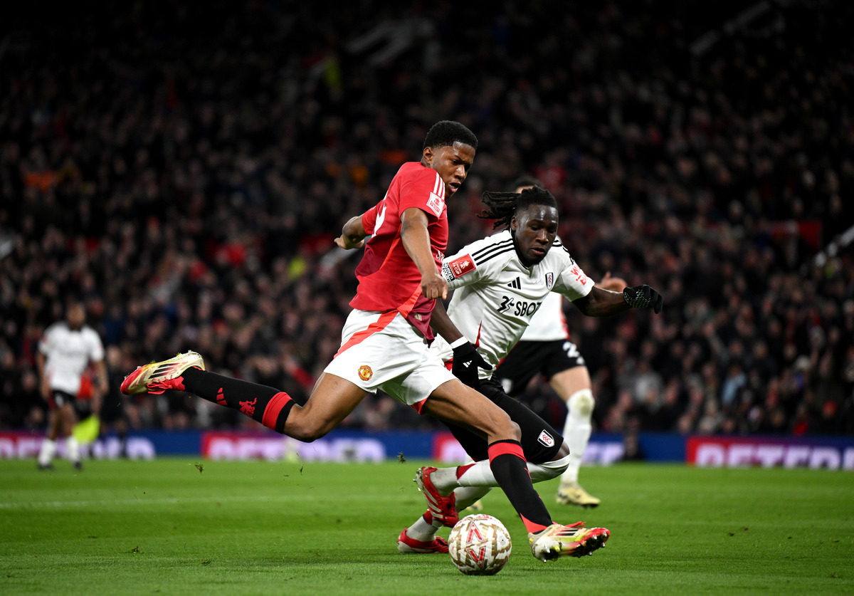 Chido Obi-Martin attempting a shot against Fulham