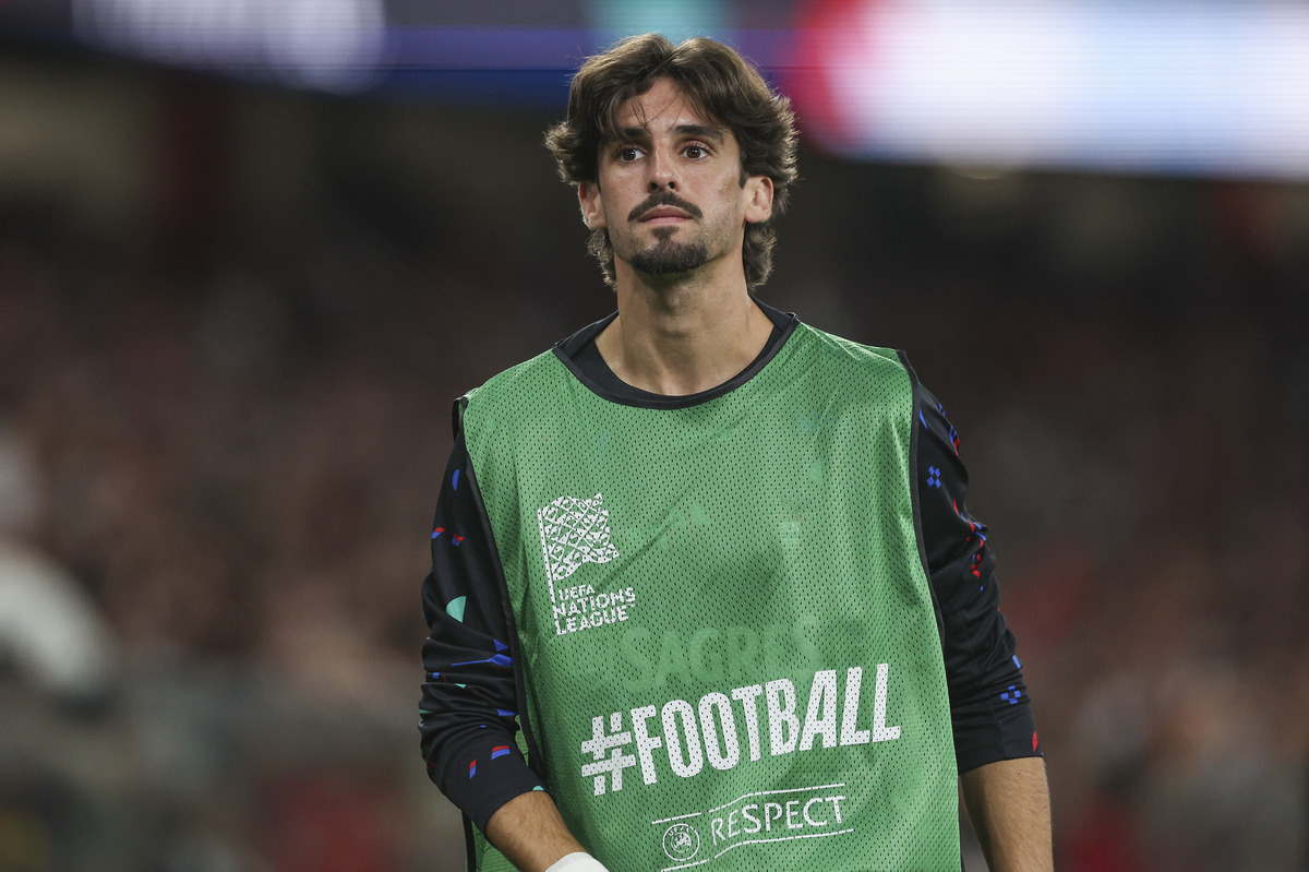 Trincao warming up during Portugal fixture