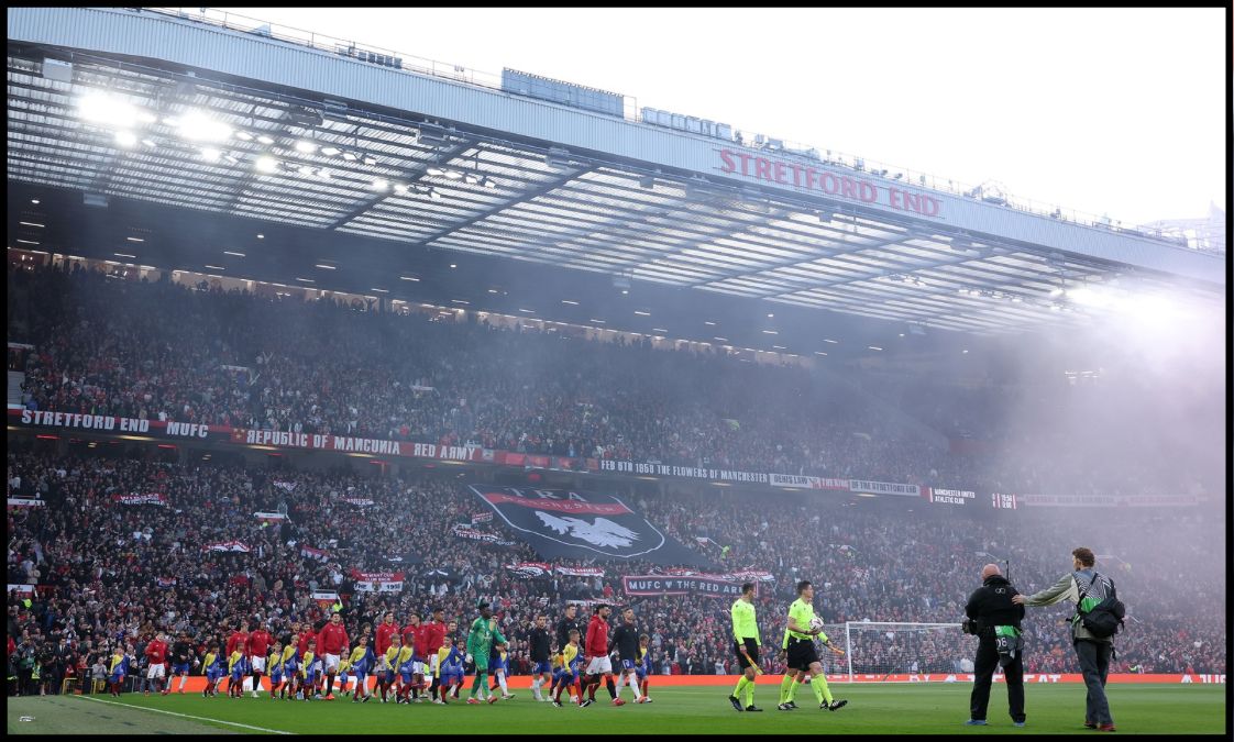 MANCHESTER, ENGLAND - MAY 08: Players, match officials and mascots enter the pitch prior to the UEFA Europa League 2024/25 Semi Final Second Leg match between Manchester United and Athletic Club at Old Trafford on May 08, 2025 in Manchester, England. (Photo by Michael Steele/Getty Images)