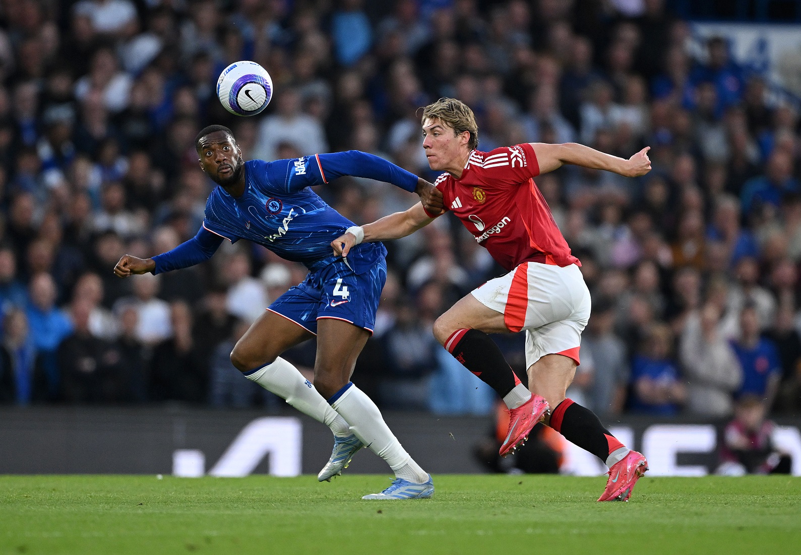 Rasmus Hojlund in action for Man United