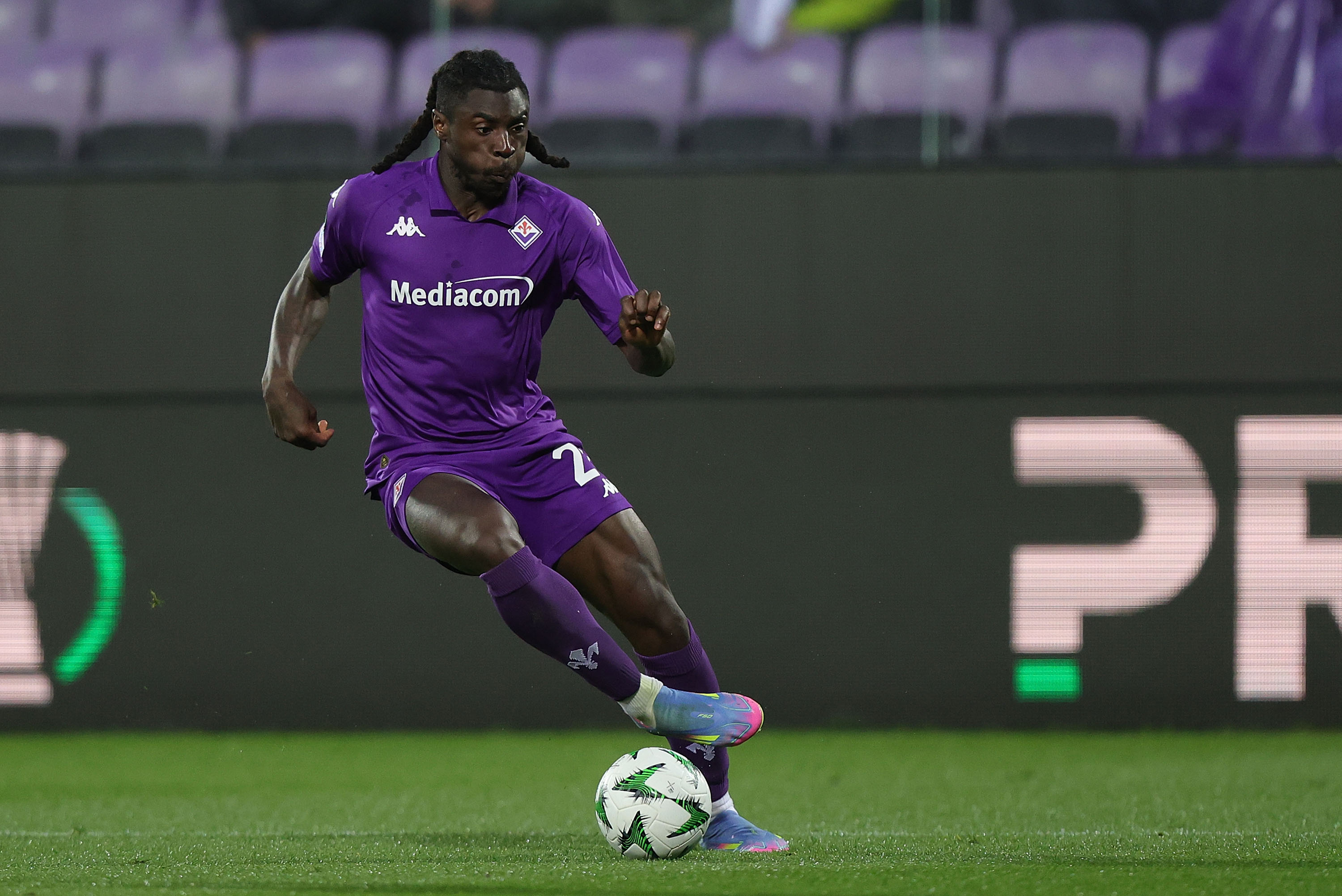 Moise Kean dribbling with the ball
