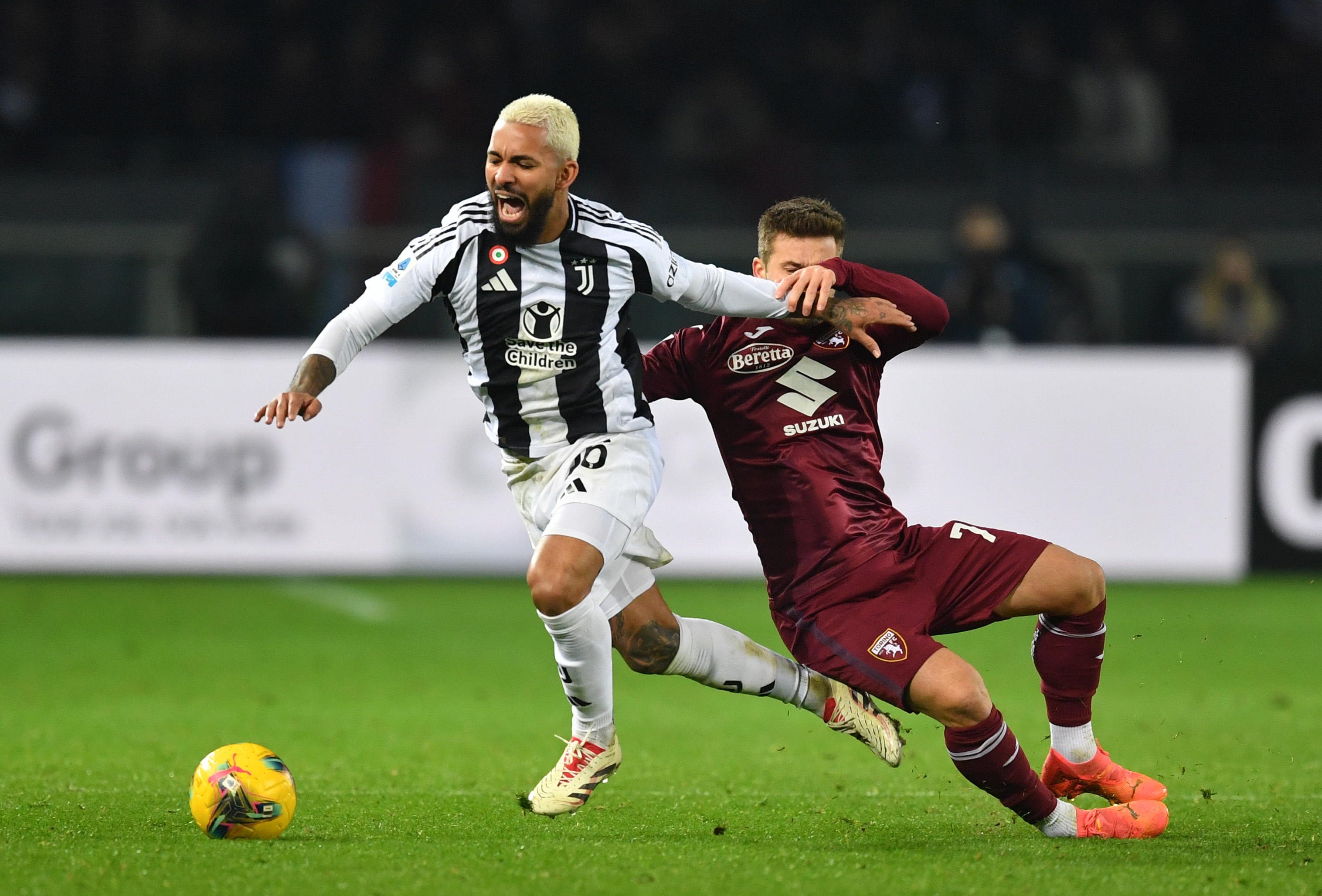 Douglas Luiz in action for Juventus