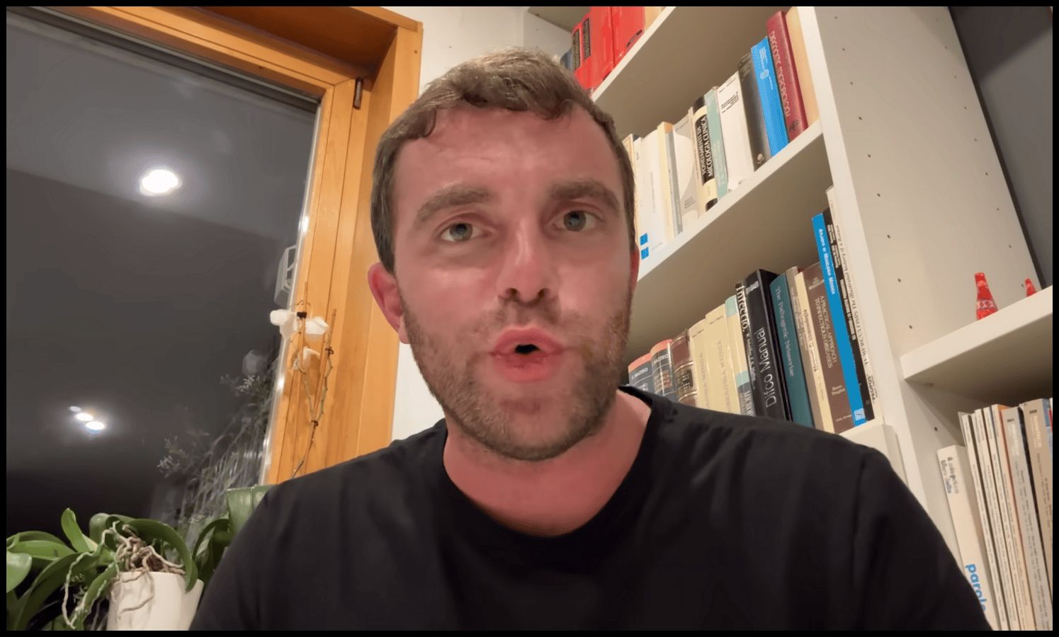 Fabrizio Romano discusses transfers in his YouTube video.
