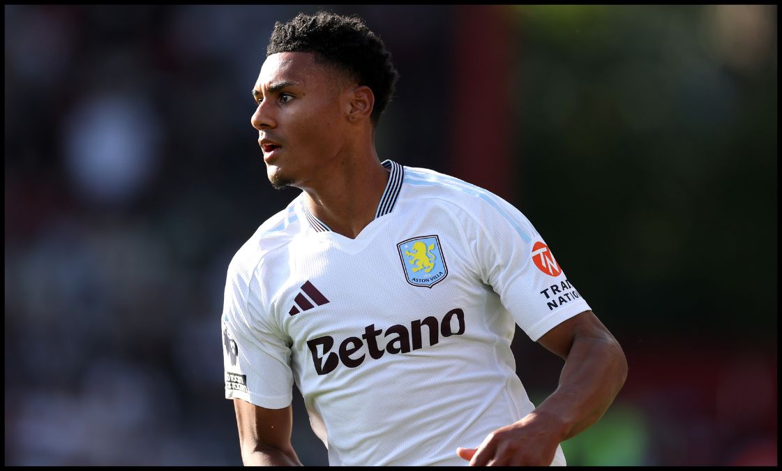 Ollie Watkins in action for Aston Villa.