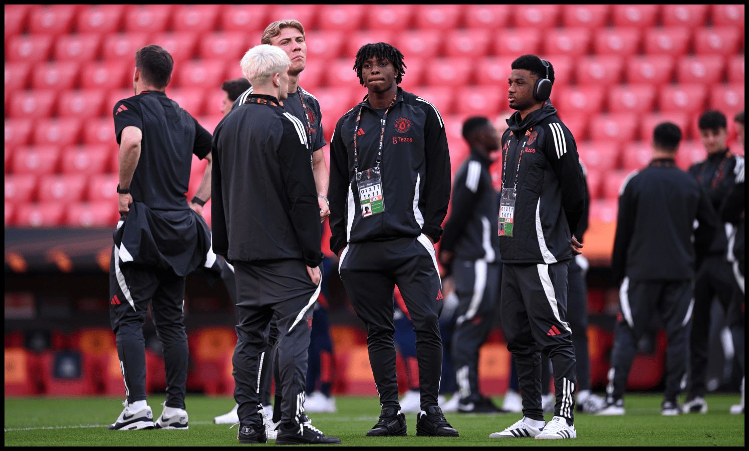Amad, Alejandro Garnacho, Patrick Dorgu and Rasmus Hojlund talk before the Europa League final.