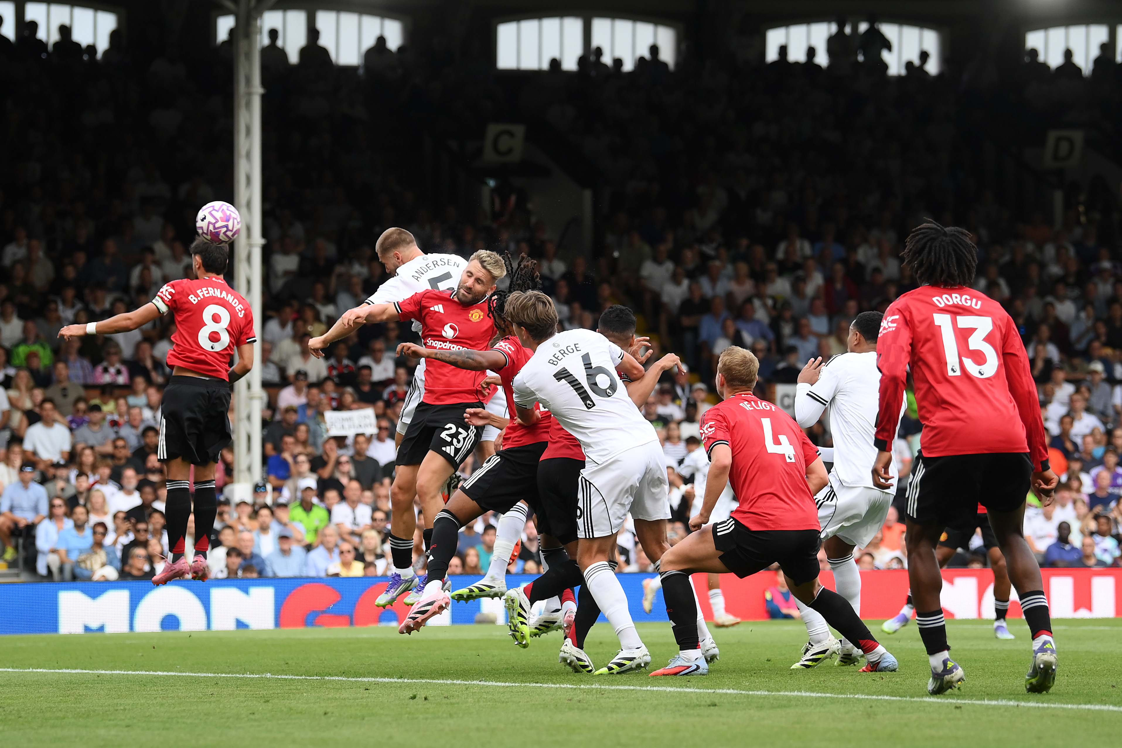 Manchester United players against Fulham