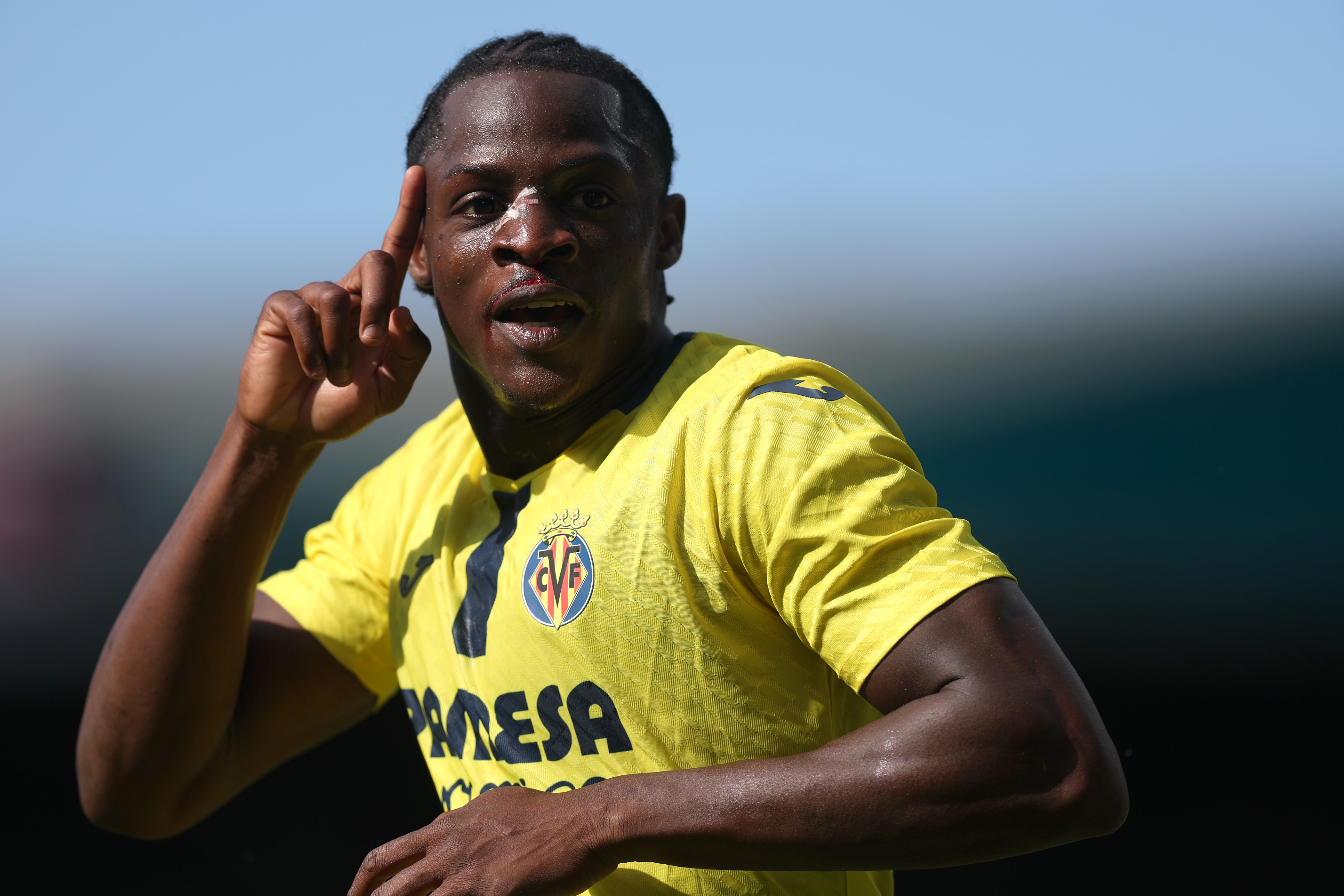 Etta Eyong of Villarreal CF celebrates scoring his team's first goal