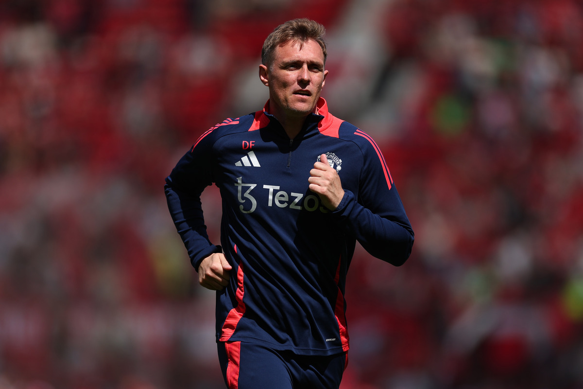 Darren Fletcher running