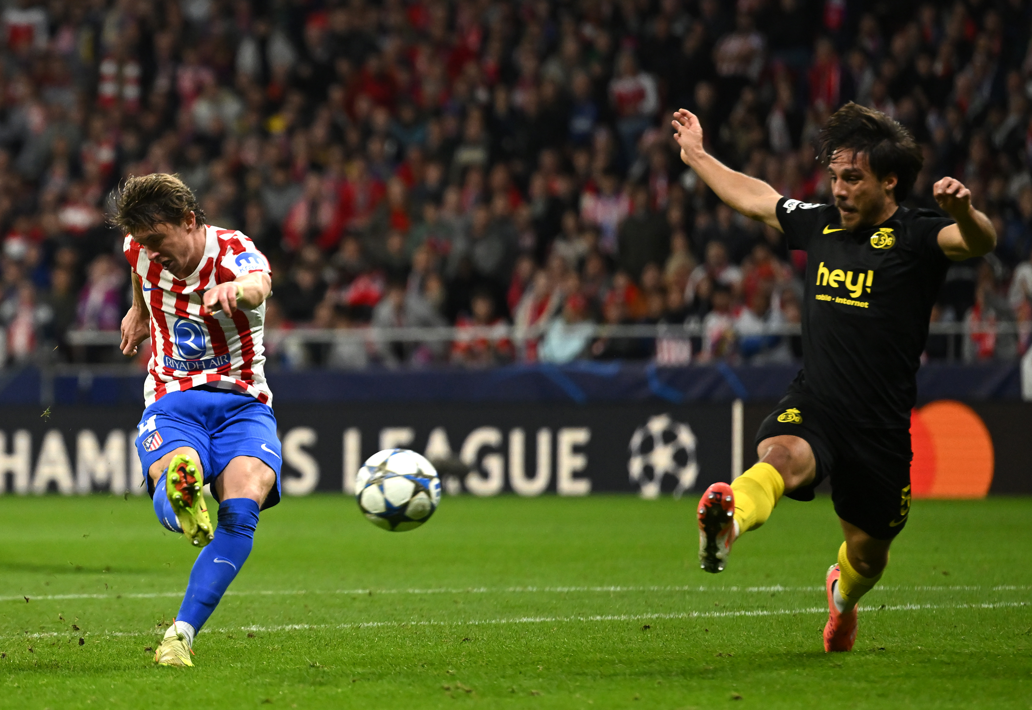 Conor Gallagher scores a goal for Atletico Madrid.