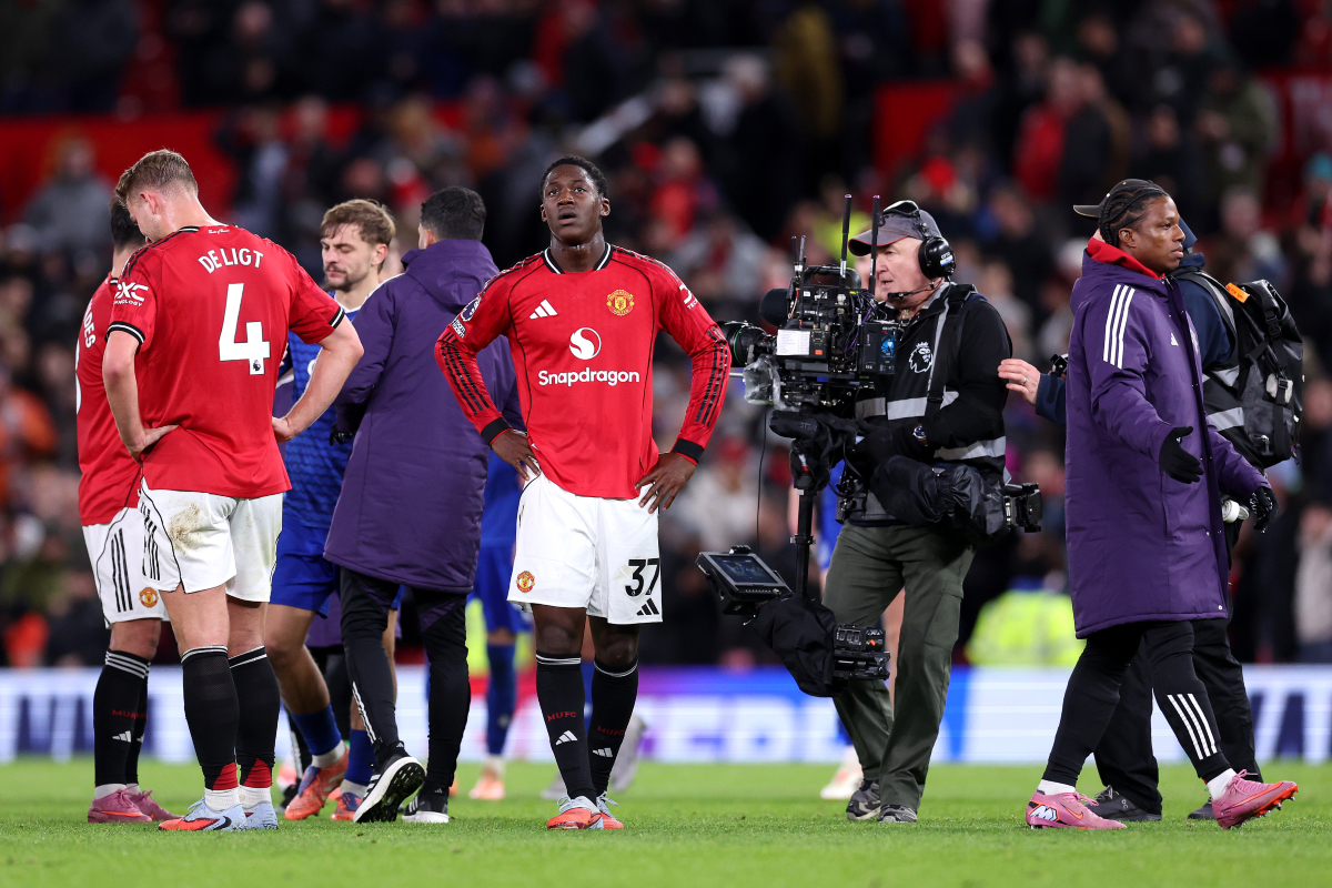 Kobbie Mainoo looks disgruntled after Man United lose to Everton.