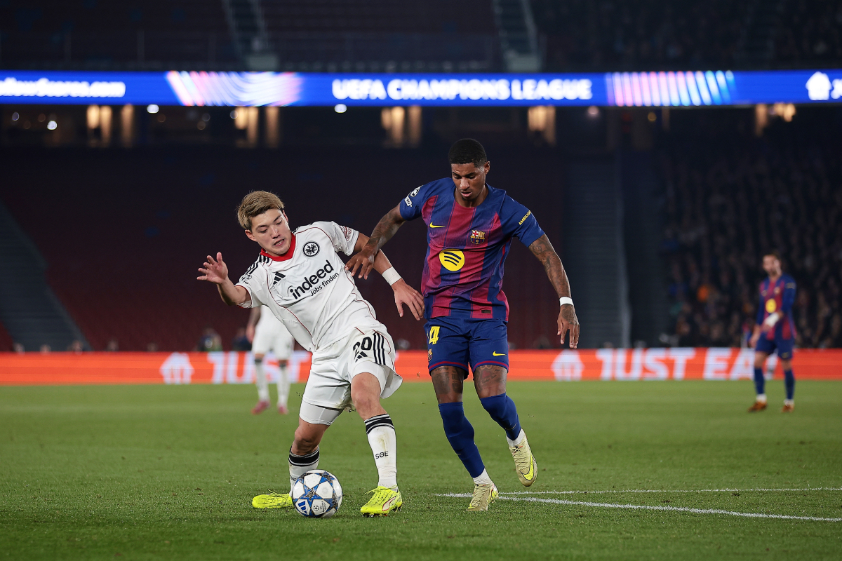 Marcus Rashford vies to win the ball while in action for Barcelona against Eintracht Frankfurt.
