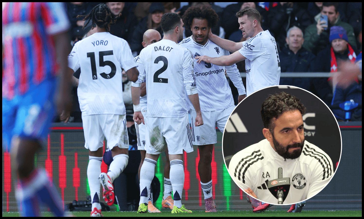 Man United players celebrate Joshua Zirkzee’s goal.