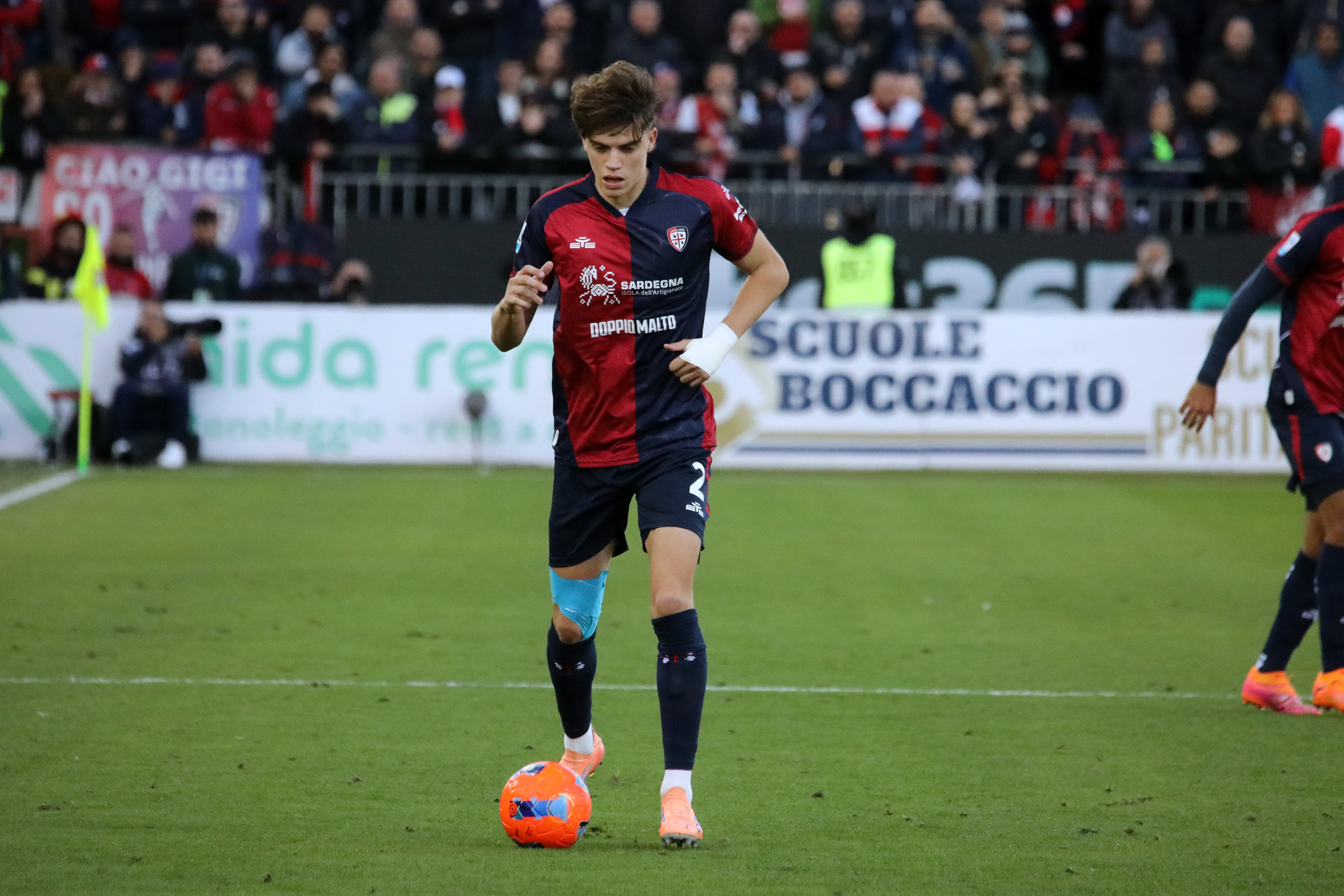 Marco Palestra of Cagliari in action