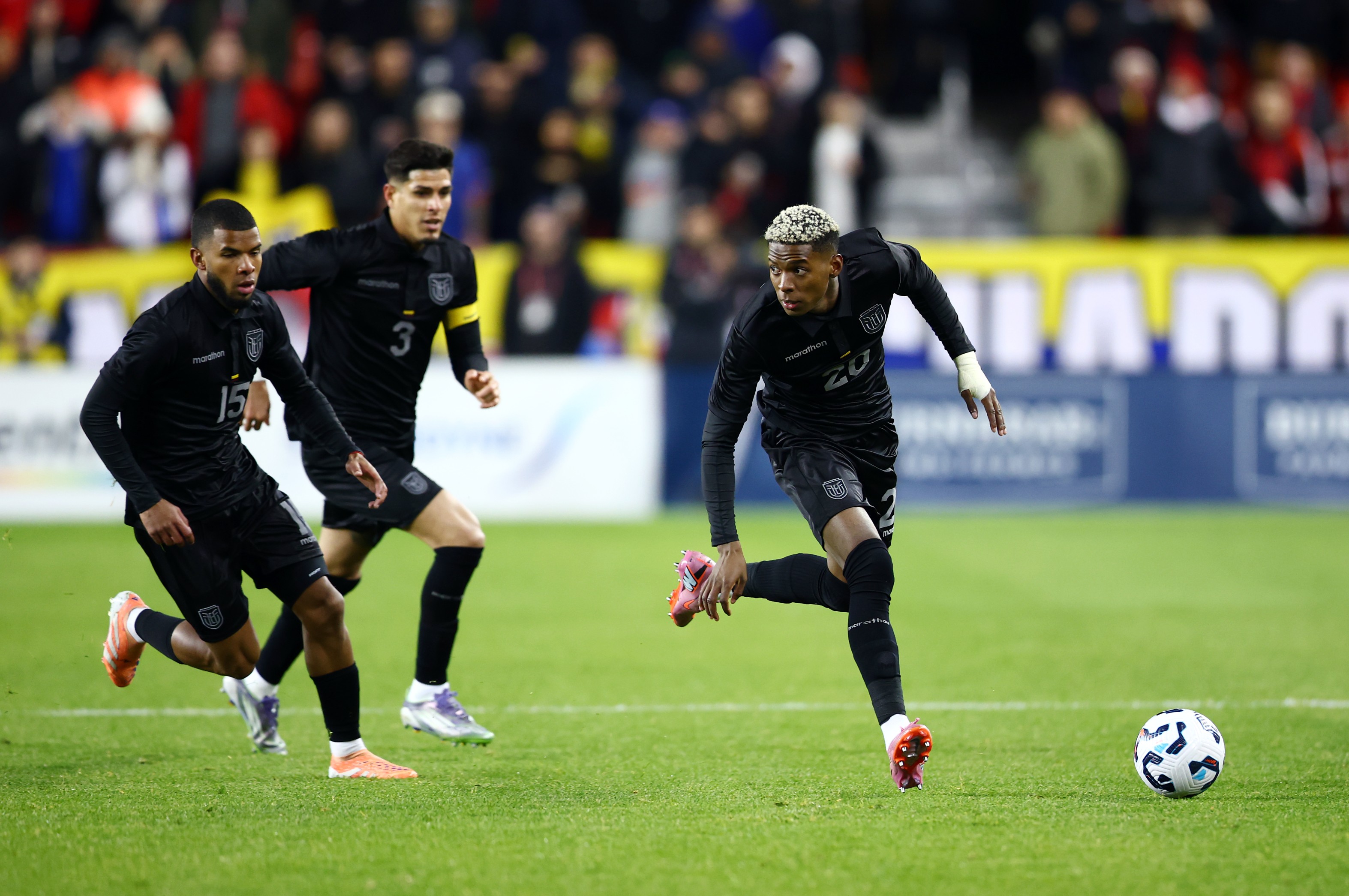 Nilson Angulo #20 of Equador dribbles the ball during an International Friendly against Canada