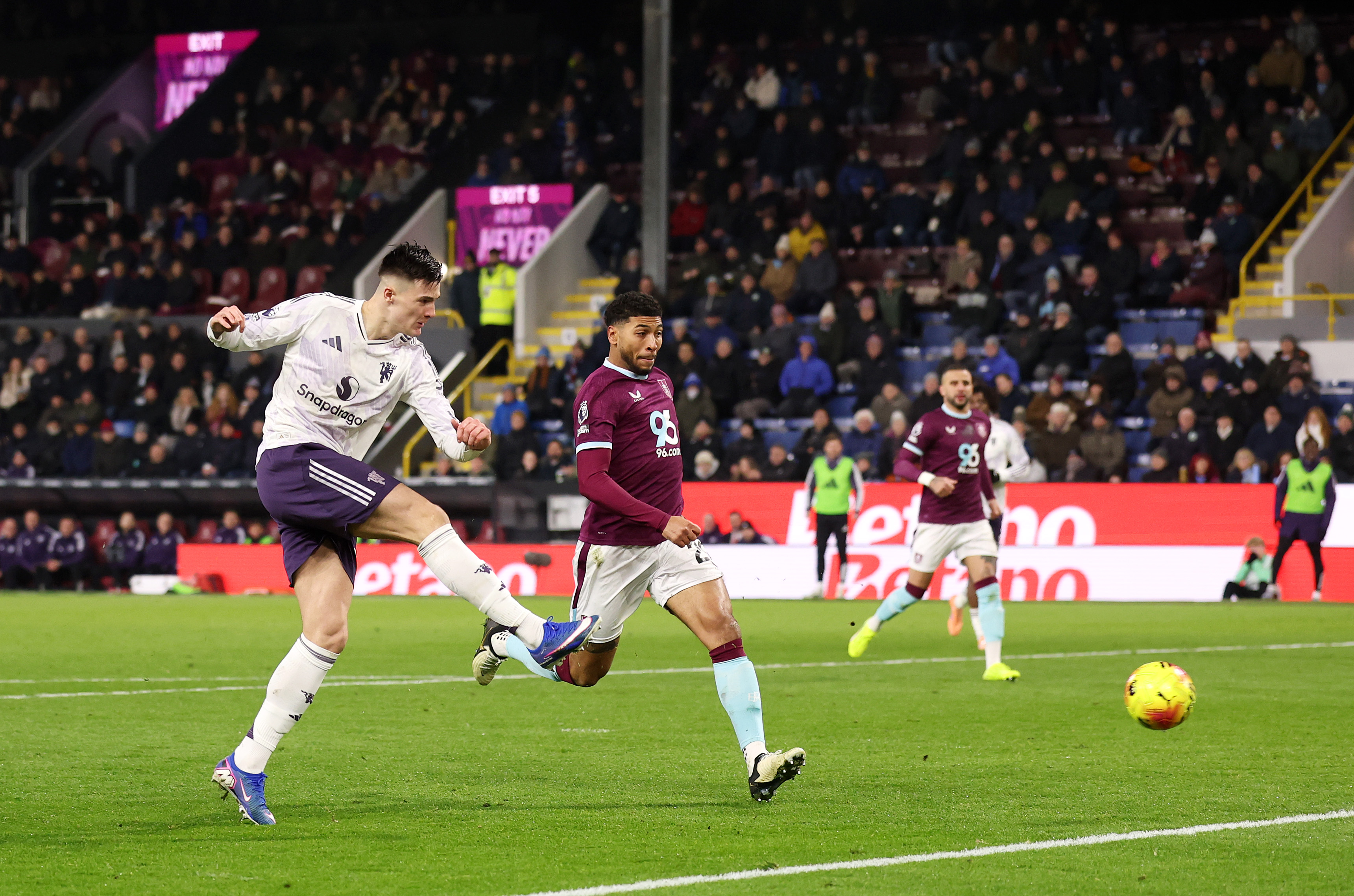 Benjamin Sesko shoots and scores against Burnley.