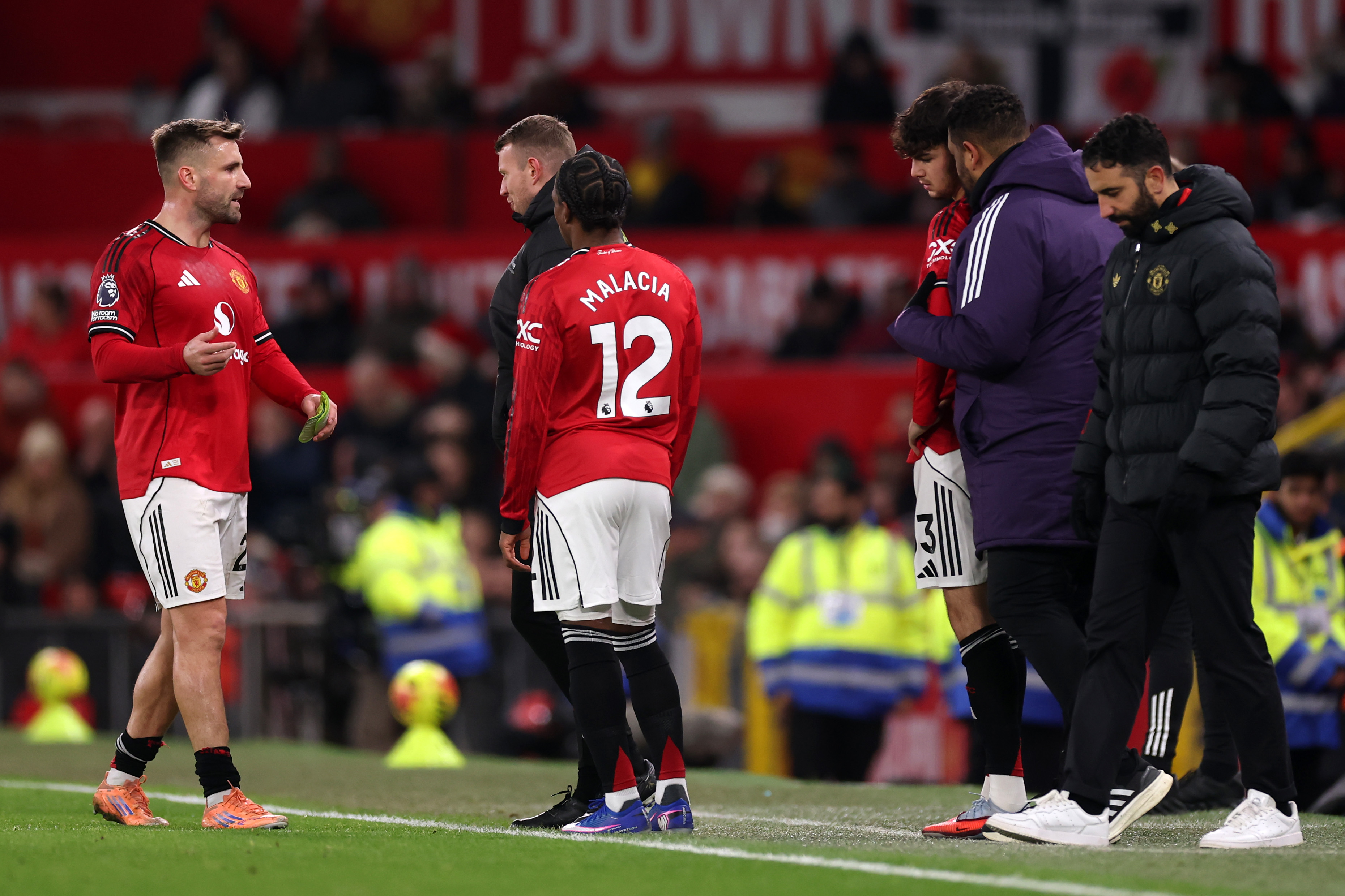 Tyrell Malacia replaces Luke Shaw off the bench. 