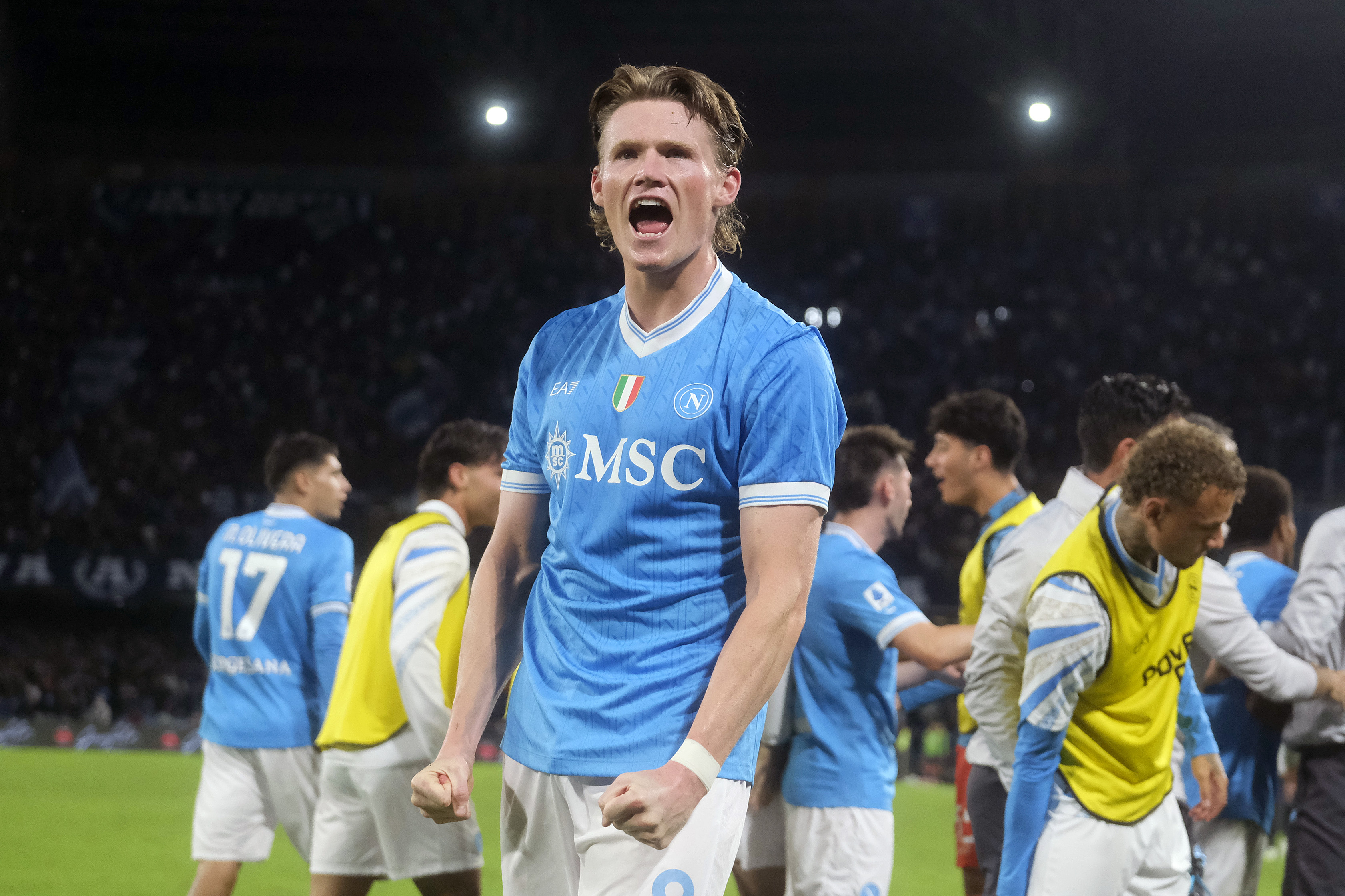 Scott McTominay celebrates Napoli’s goal. 