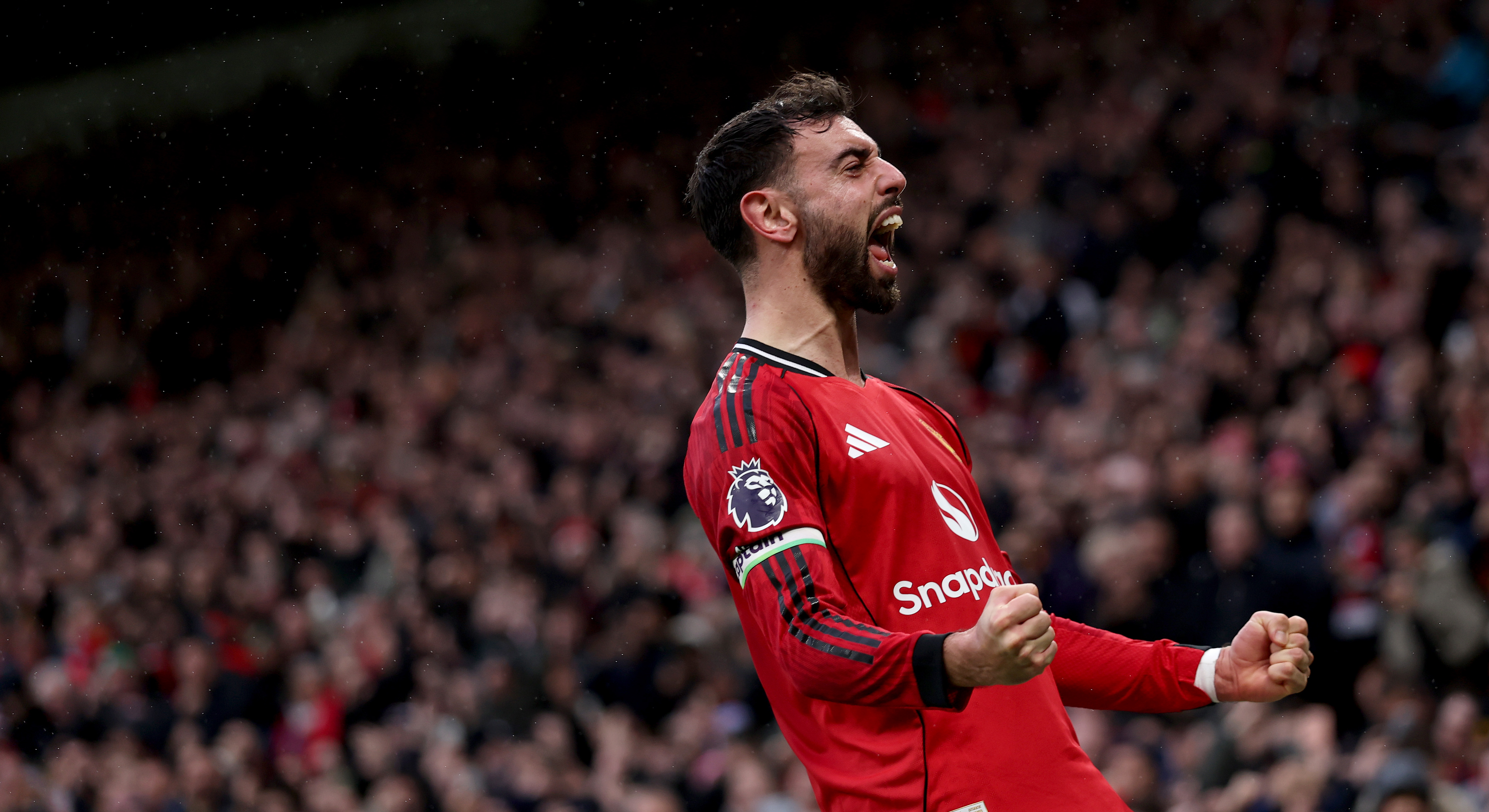 Bruno Fernandes celebrates after scoring vs Spurs.