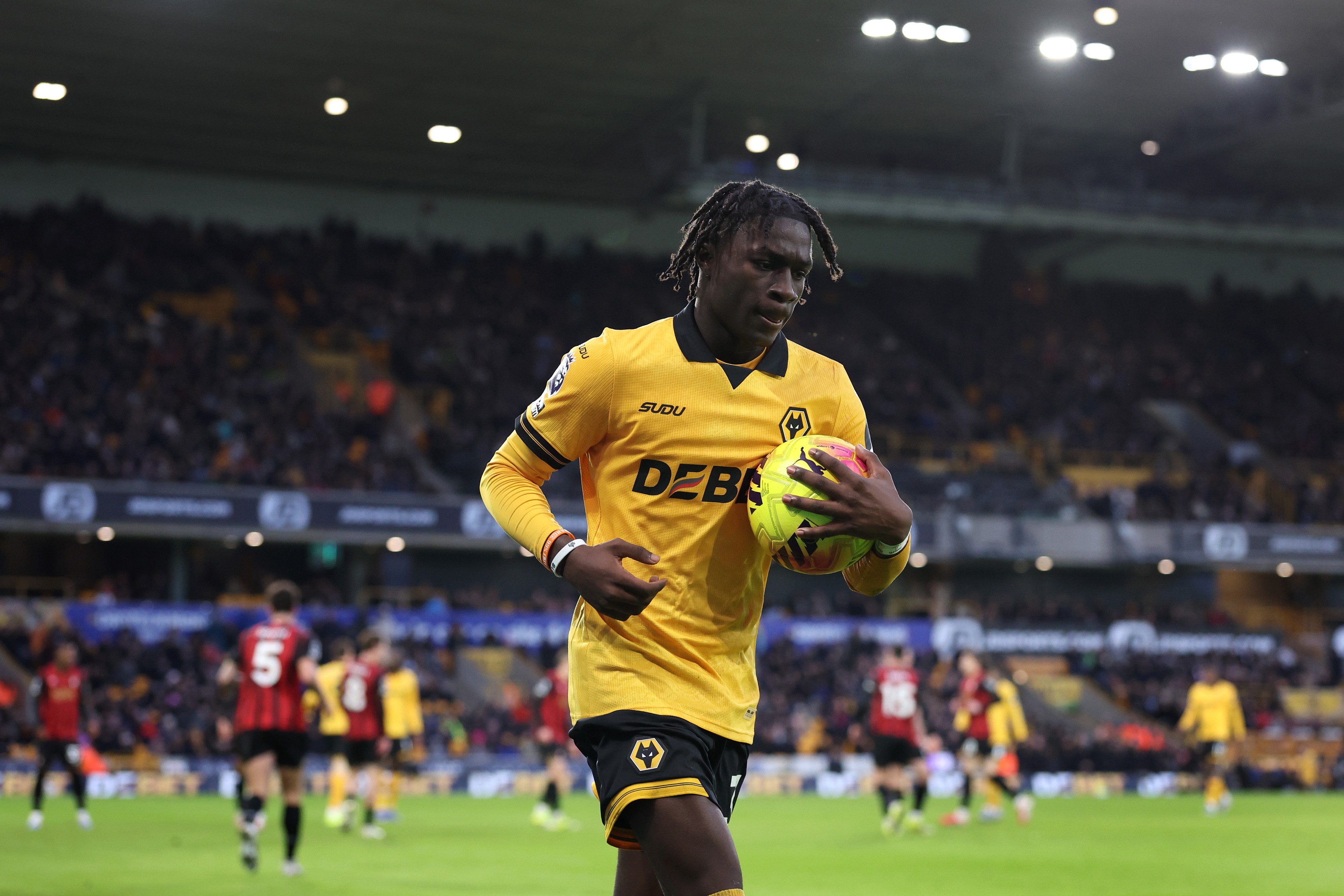 Mateus Mane of Wolverhampton Wanderers walks over to take a corner