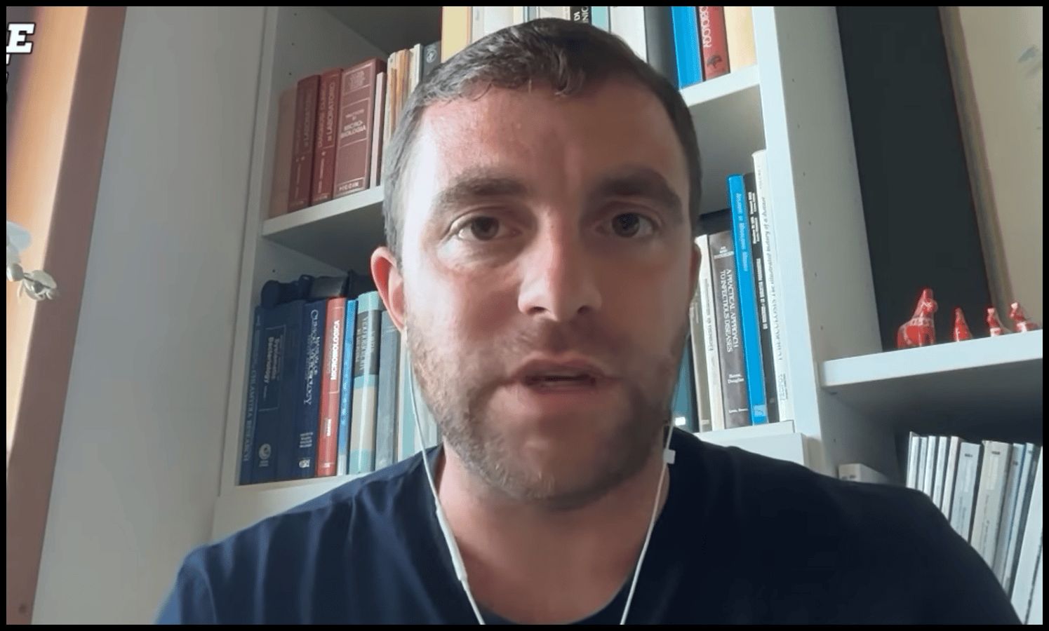 Fabrizio Romano talks about transfers on YouTube.